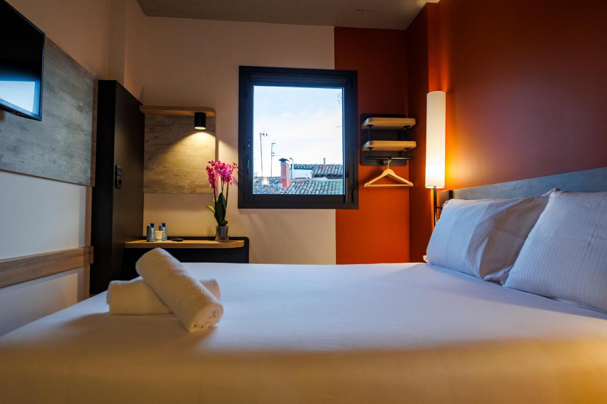 Ibis Budget Logrono Centro Exteriör bild