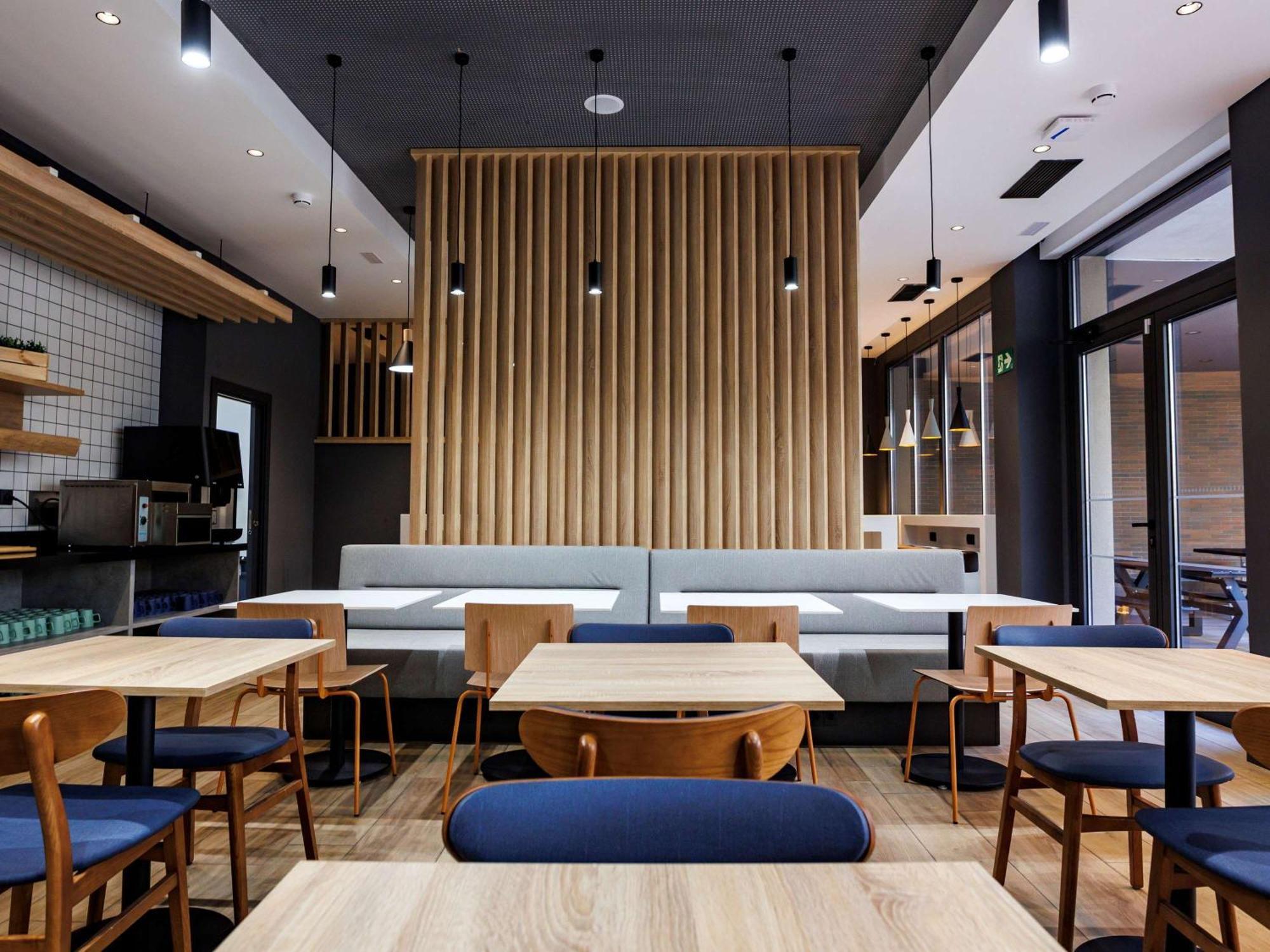 Ibis Budget Logrono Centro Exteriör bild