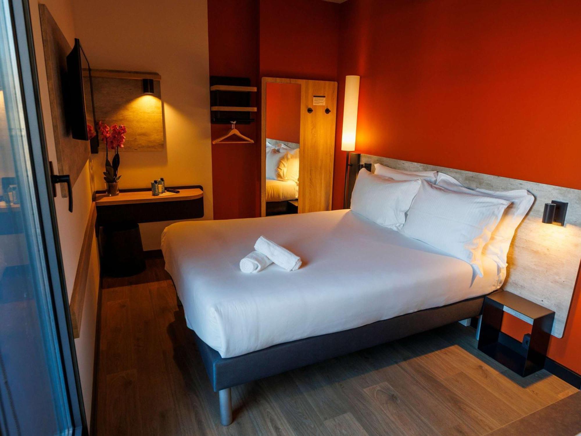Ibis Budget Logrono Centro Exteriör bild