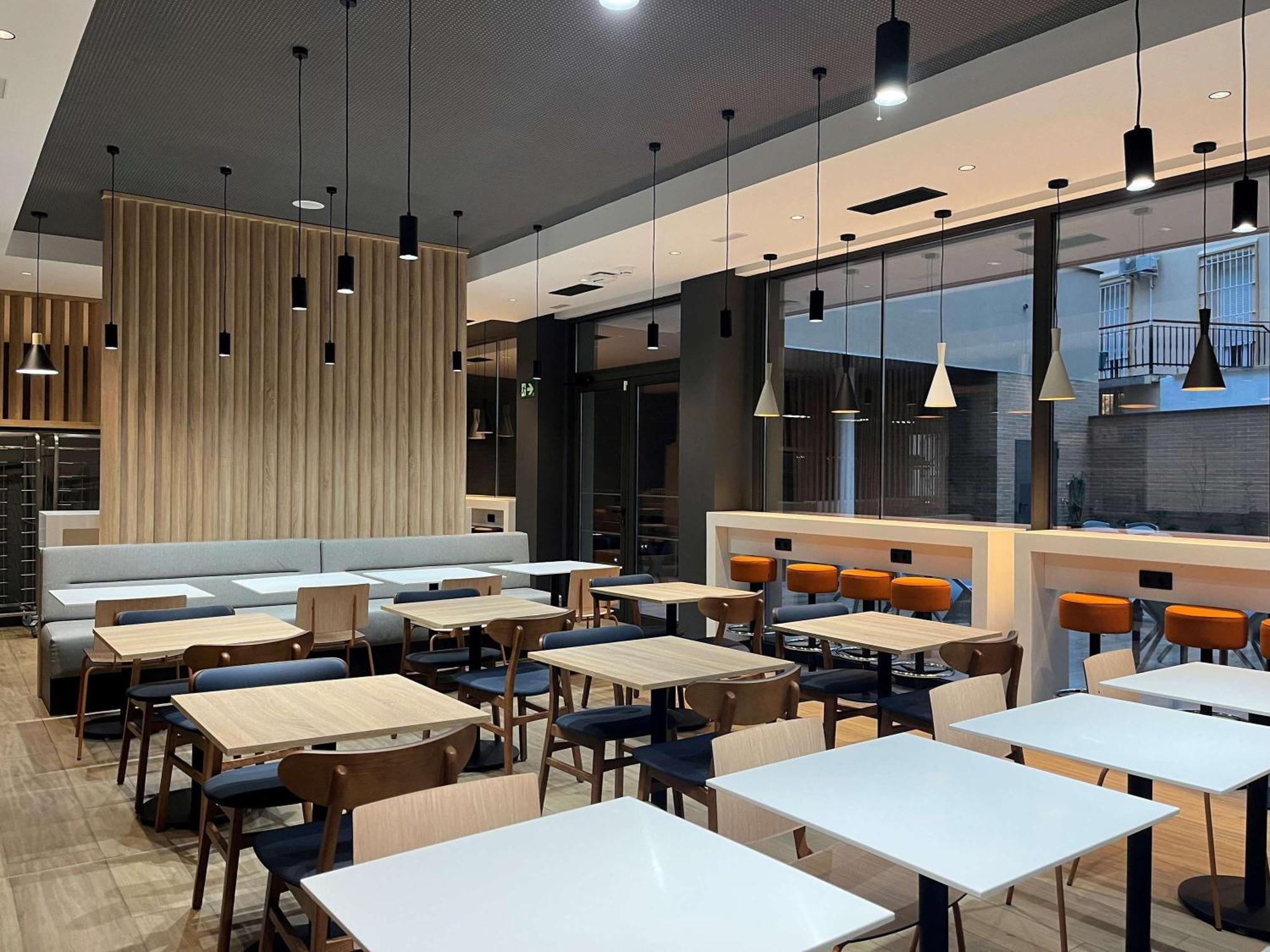 Ibis Budget Logrono Centro Exteriör bild