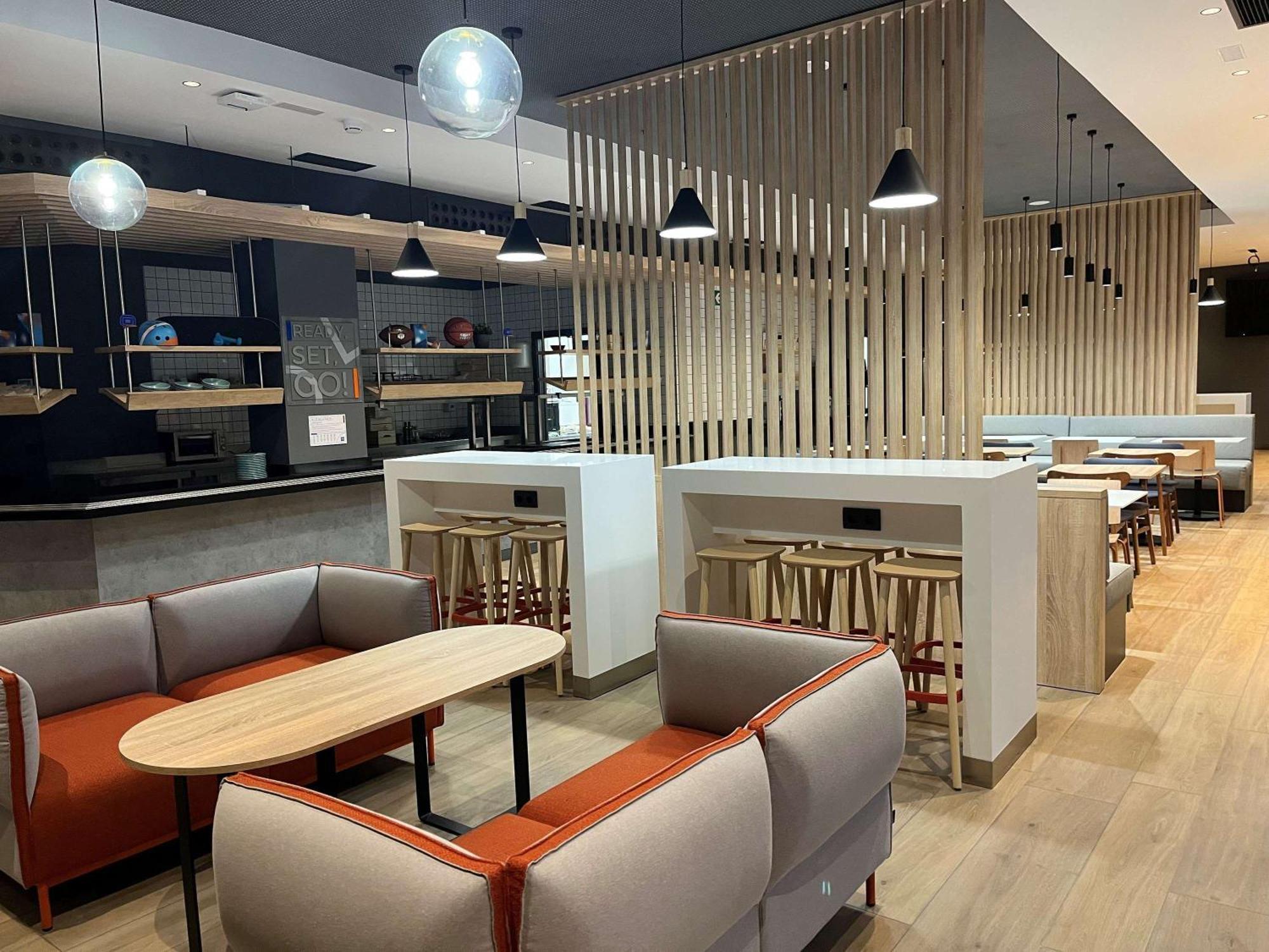 Ibis Budget Logrono Centro Exteriör bild